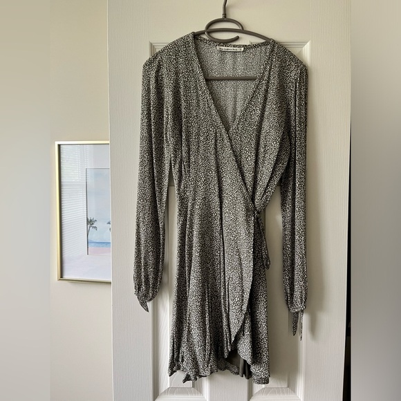 Abercrombie Green Floral Wrap Mini Dress - Picture 5 of 5